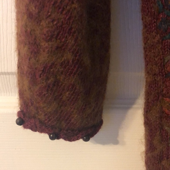 Express Sweater - Picture 4 of 7